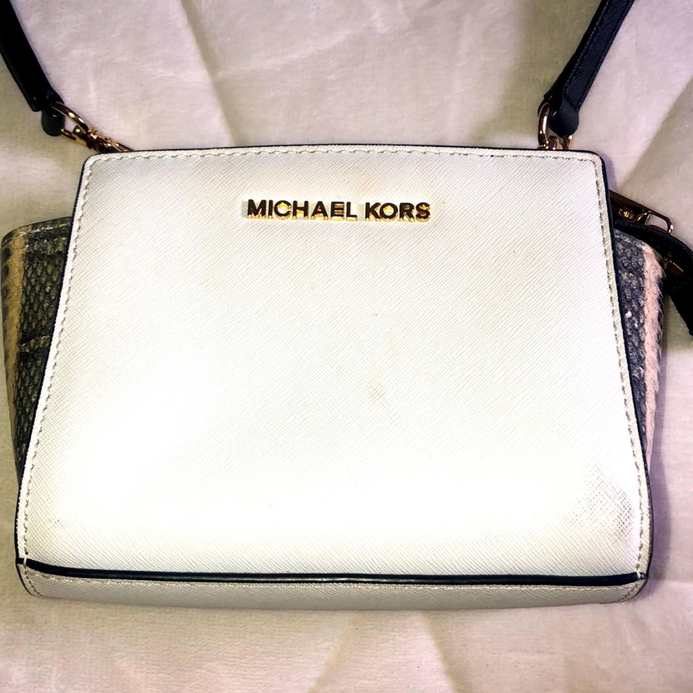 🖤🤍MICHAEL KORS CROSSBODY BAG